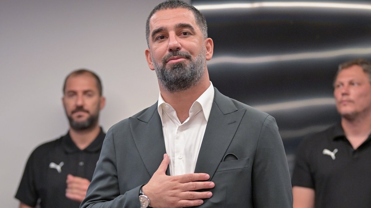 Shakhtar’da Arda Turan dönemi resmen başladı: Turan'ın futbolculara yaptığı konuşma sosyal medyada gündem oldu