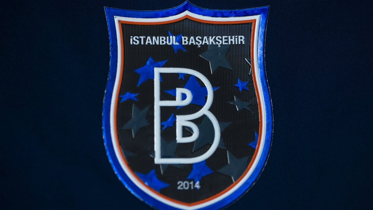 Beşiktaş'ın yıldız ismi takıma veda etti! Başakşehir'e imzayı attı: Transfer resmen açıklandı