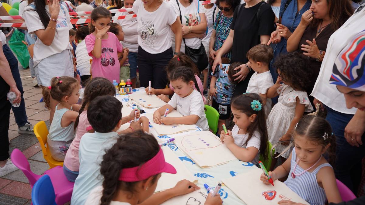 Bornova’da yaz coşkusu çocuk şenliği ile başladı
