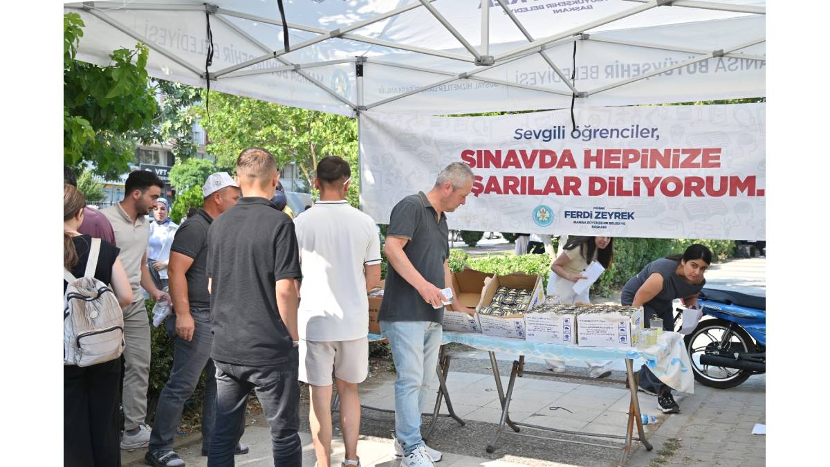 Büyükşehir, YKS günü öğrencilerin yanındaydı