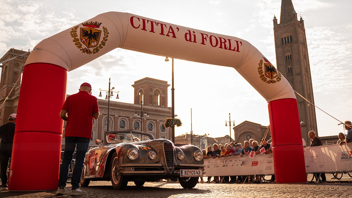 Efsanevi 1000 Miglia'da tarih yazıldı: Türk ekipten büyük başarı