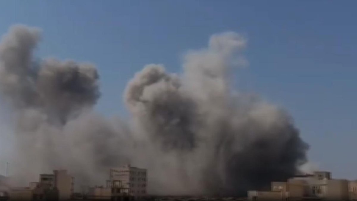 İsrail, Ahvaz ve Mahşehr’i vurdu: Devrim muhafızları üsleri hedef alındı