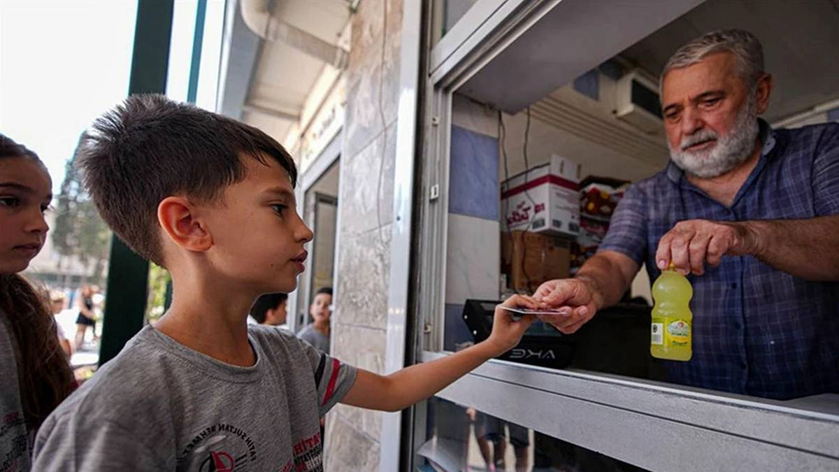 Okul kantini artık bedava! İşte Bornova'daki dahice sistem...