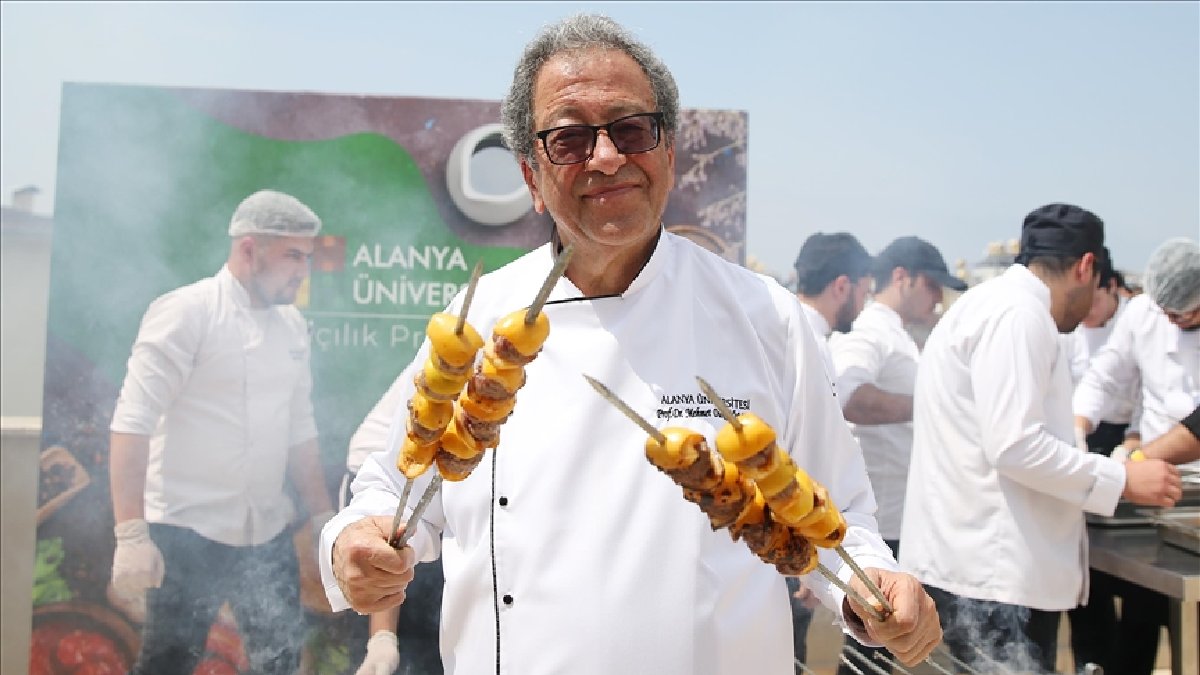 Herkes sadece meyve olarak tüketiyor! Alanya’nın meşhur meyvesi kebap oldu! Turistler sırf bunun için geliyor