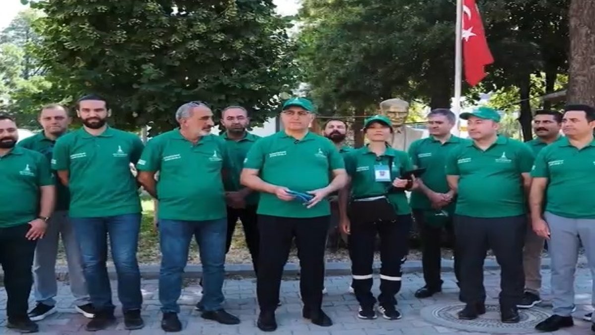 İzmir'de çöp grevinin ardından yeni dönem: Çöpünü bu şekilde bırakmayana ceza! Başkan Tugay kapı kapı dolaşıp uyardı