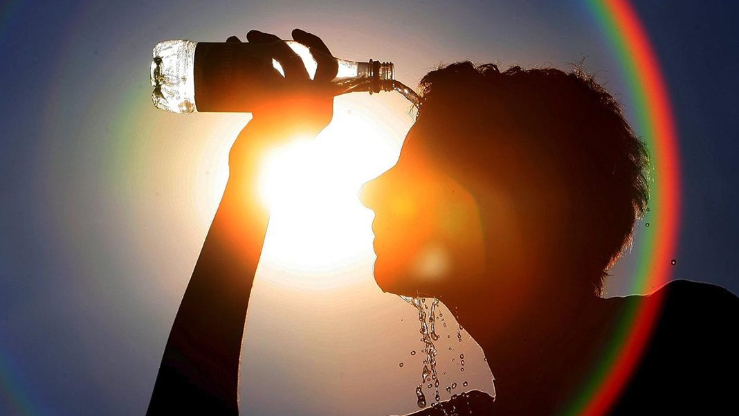 Meteoroloji il il saat vererek uyardı: Türkiye kavrulacak: Sıcaklıklar 44 dereceyi görecek