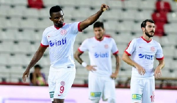 Eto'o Antalyaspor'da bir ilki yaşadı