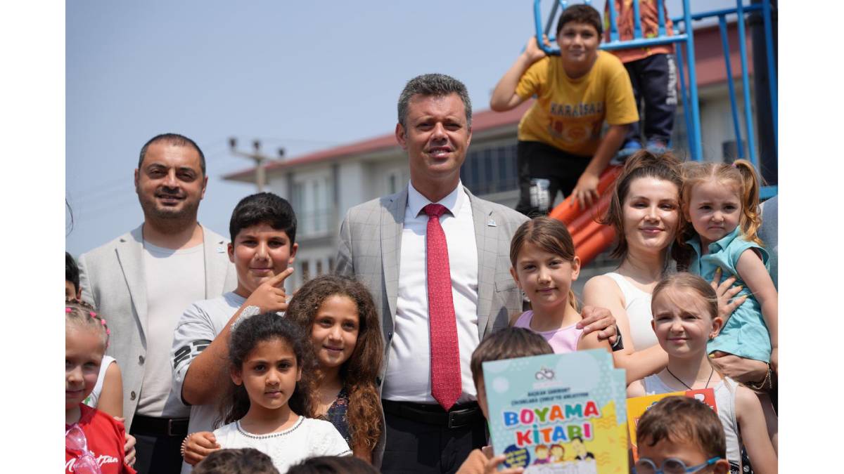 Başkan Sarıkurt'tan öğrencilere karne hediyesi