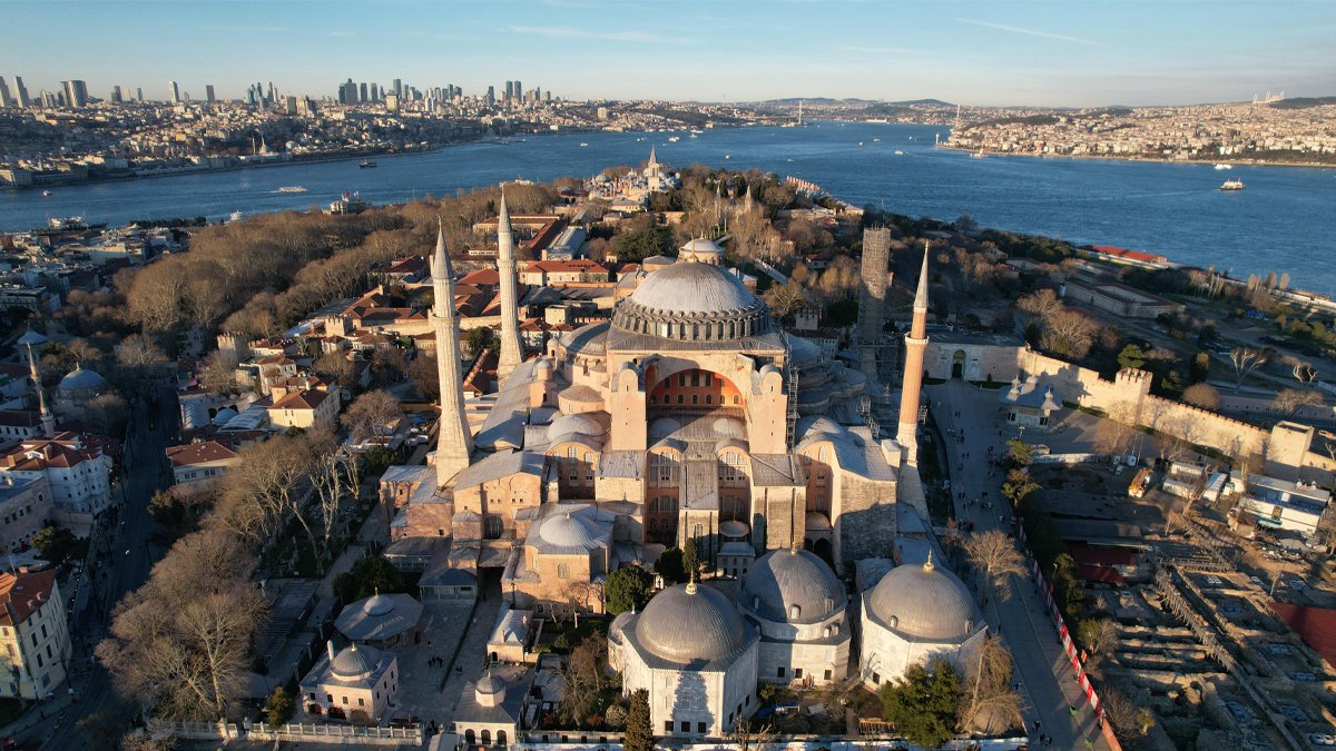 Haftaya yaz gibi başlangıç: İstanbul’da açık hava keyfi! İşte 23 Haziran 2025 İstanbul hava durumu...