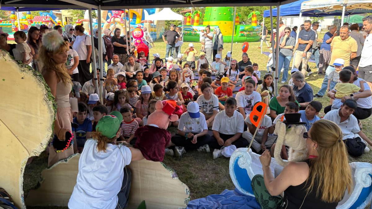 Çocuklar şenlikte doyasıya eğlendi