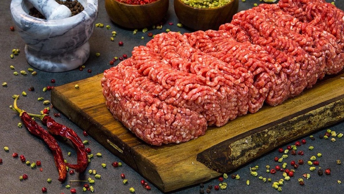 Fransa'da salmonella alarmı: İki kıyma markası acilen geri çağrıldı