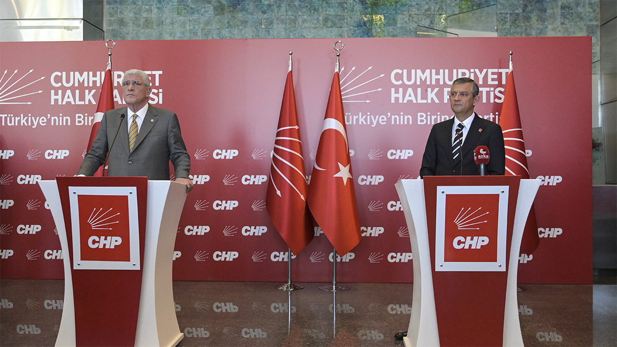 Özel ve Dervişoğlu'ndan anayasa mesajı: 400 vekille değil, halkın onayıyla değişiklik olur