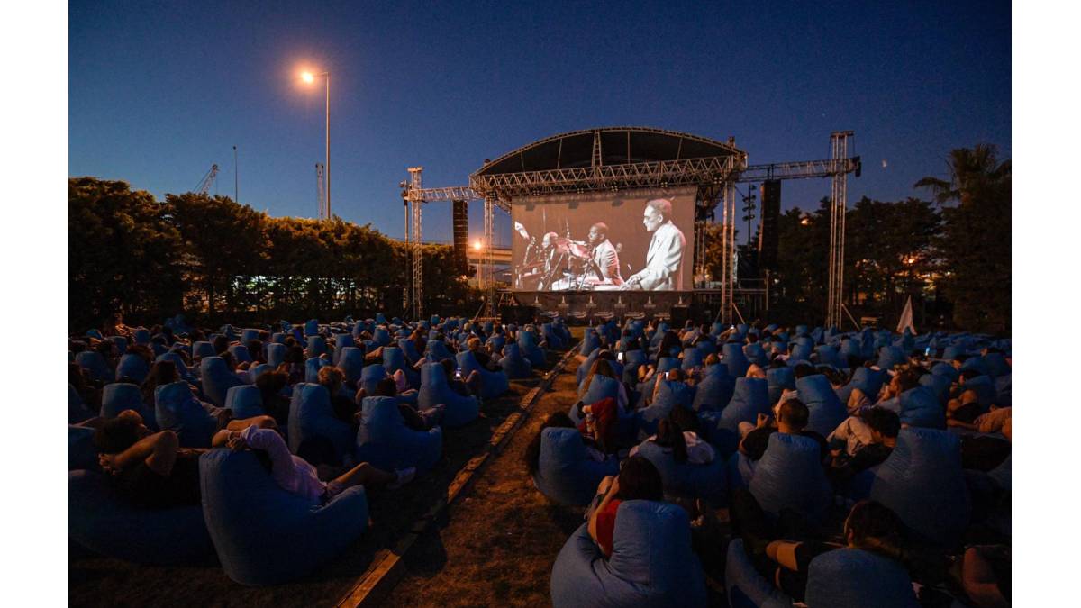 Açık havada sinema keyfi başladı