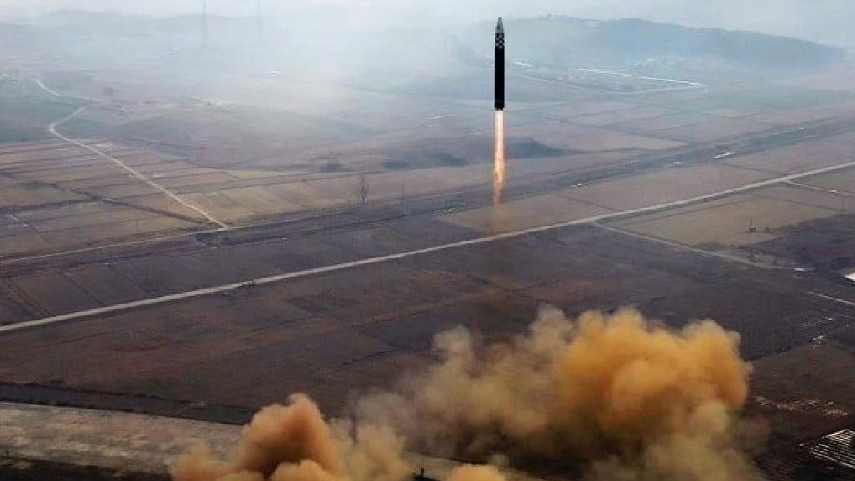 Japonya: Kendi sınırlarımızda ilk füze denememizi yaptık