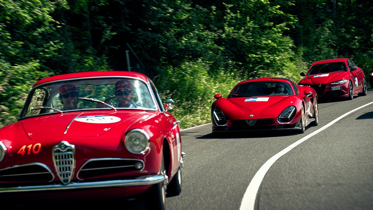 Alfa Romeo'dan Yeni Bir 1000 Miglia Zaferi! Yarışta Türk Bir Çift de vardı...