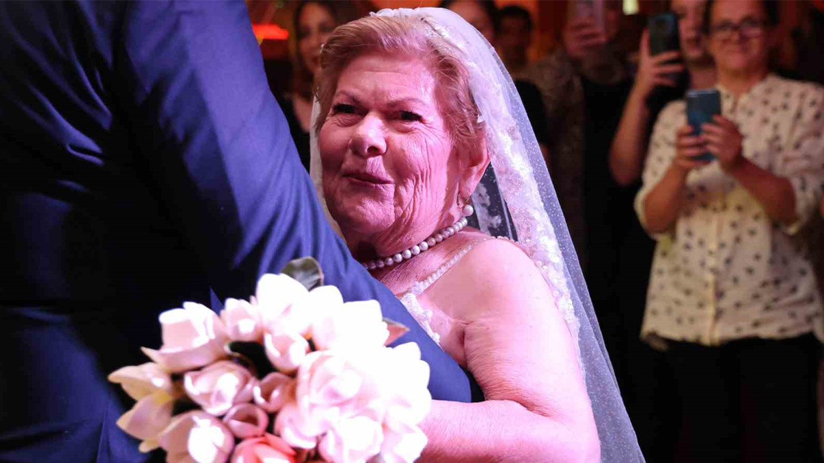 Damatsız düğün yapmasıyla tanınmıştı... Sümbül teyzeden acı haber