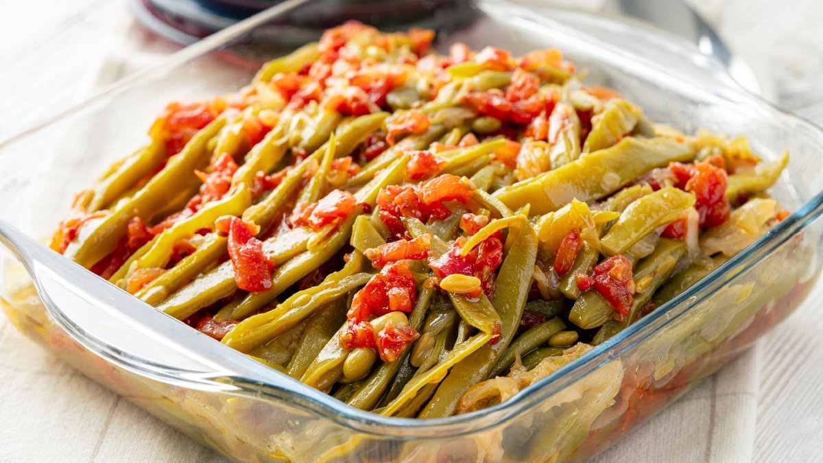 Yaz aylarının vazgeçilmezi! Mevsimi gelmişken hemen deneyin: Zeytinyağlı Taze Fasulye Tarifi