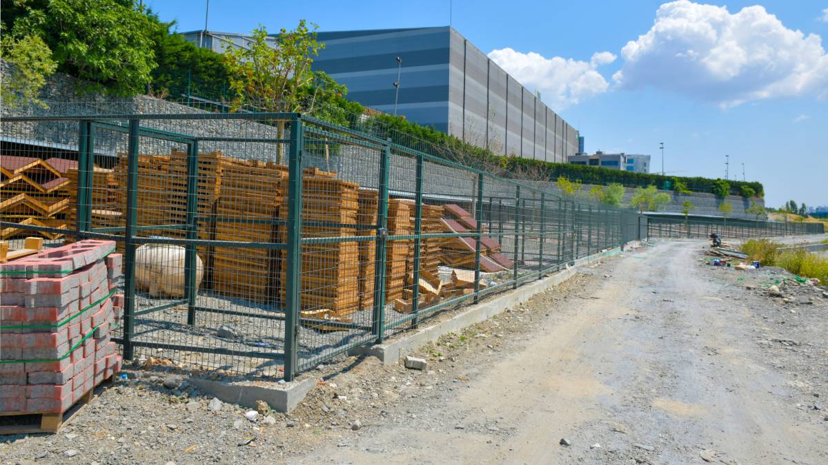 Esenyurt’ta sokak hayvanları için modern barınak!