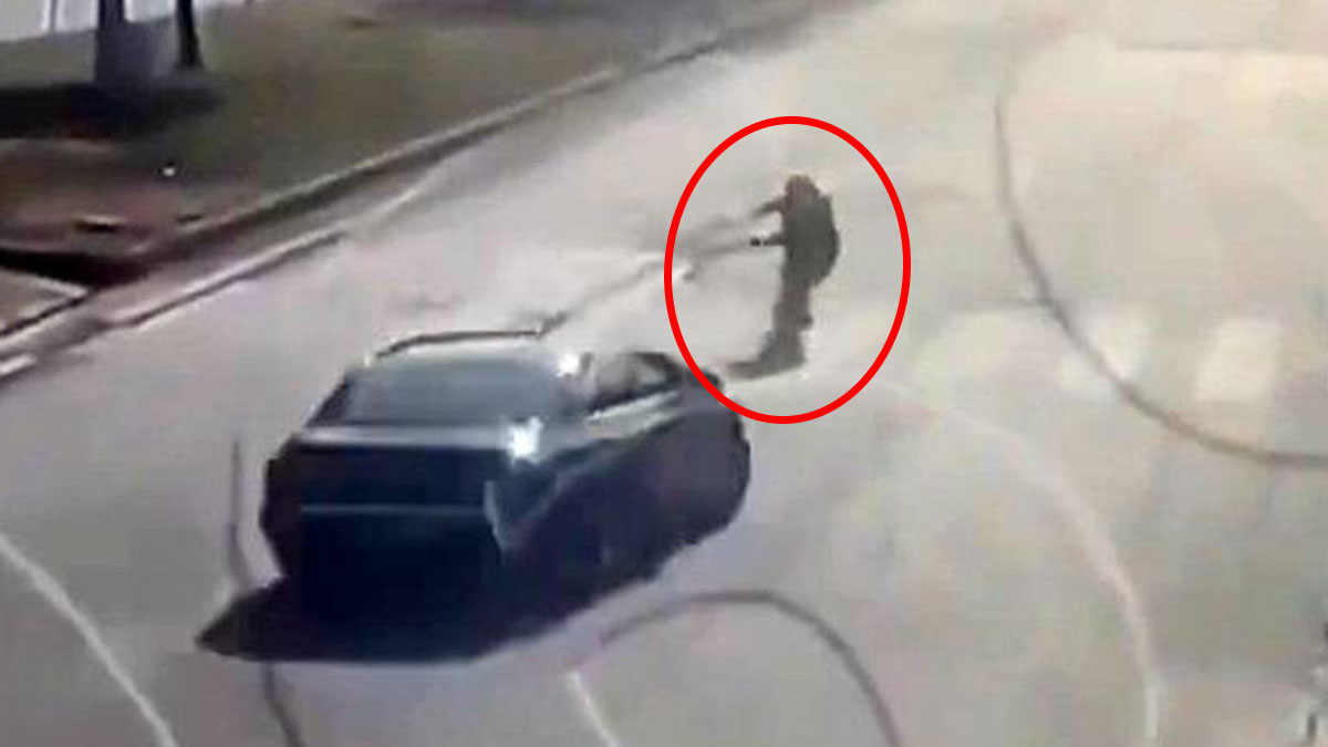 Yaya geçidinden geçen kadına son sürat çarpıp öldürdü! Kamera kayıtları ortaya çıktı