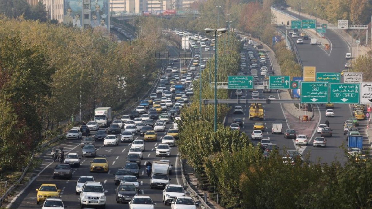 Tahran’a dönüşler başladı: 'Çıkış yolları' geliş yönüne çevrildi