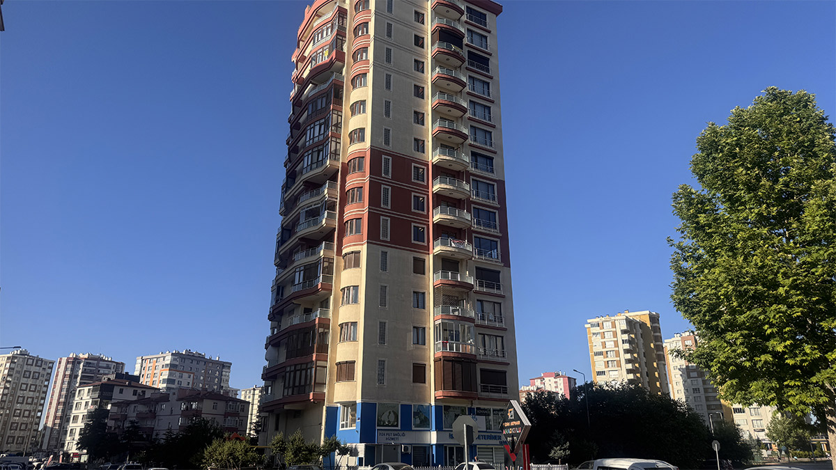 Kayseri'de akılalmaz olay! 32 daireli binaya kayyum atandı