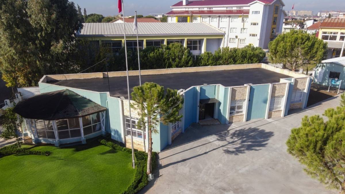 Efeler’de engelleri aşan merkez