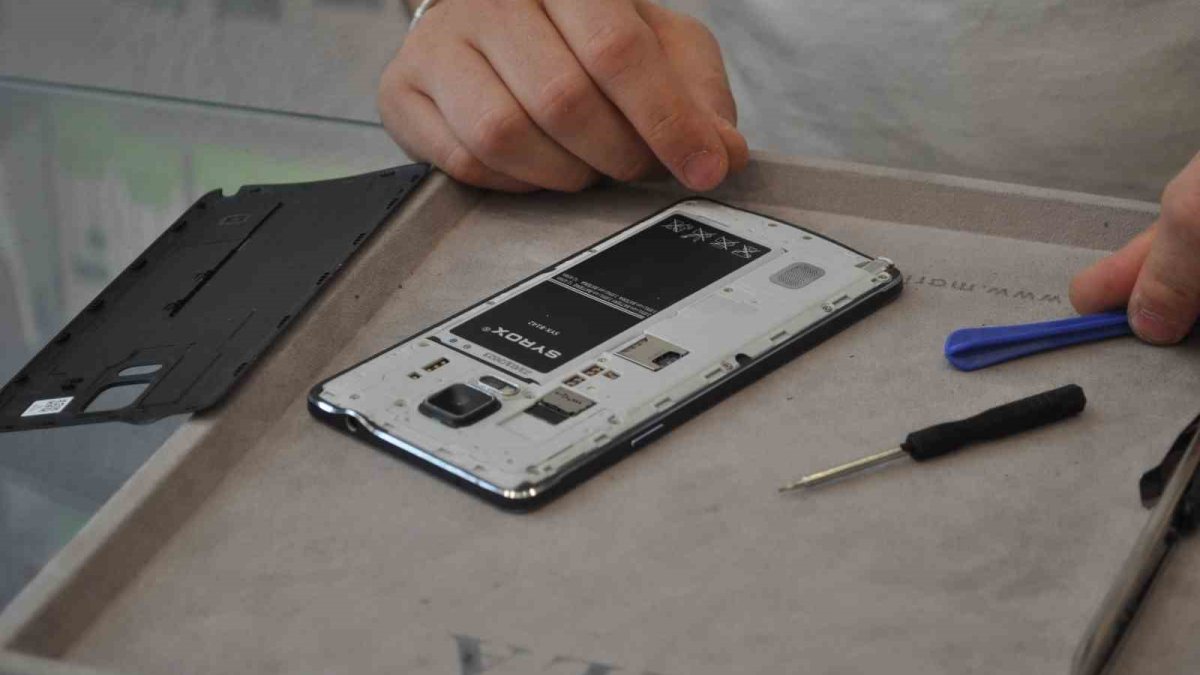 Telefonunuz tehlikede! Tamircilerden sıcak havalar için kritik uyarılar