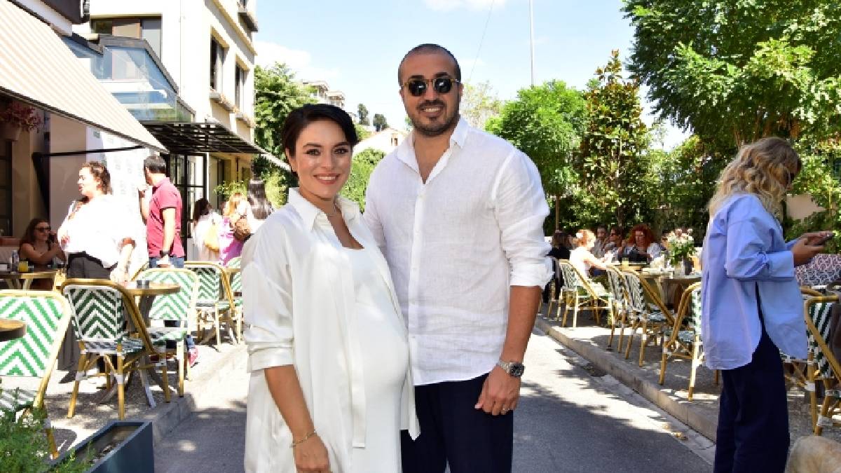 3 gün önce düğünde mutluluk pozu vermişlerdi! Ayrılık açıklaması şaşkınlık yarattı: 2 yıllık evlilik tek celsede bitti!