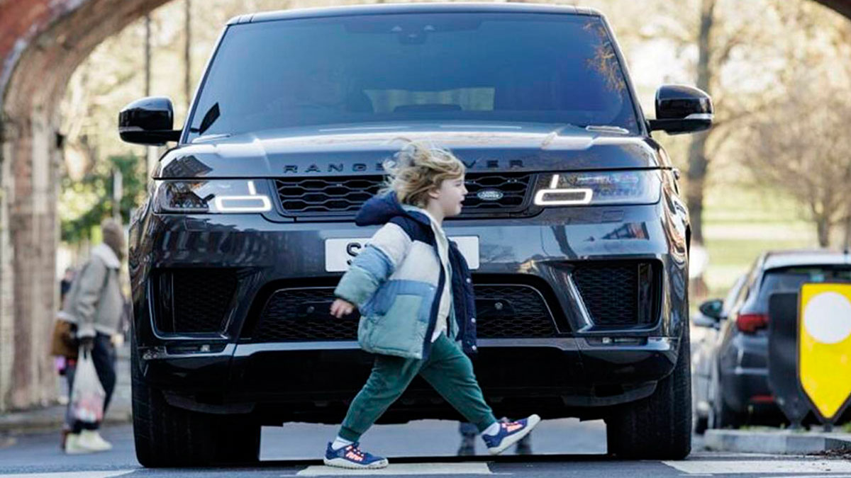 SUV araçların gizli tehlikesi: Çocukları görmüyorlar! Yaya ölümlerini artırıyor