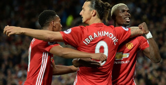 Manchester United son saniyede kazandı