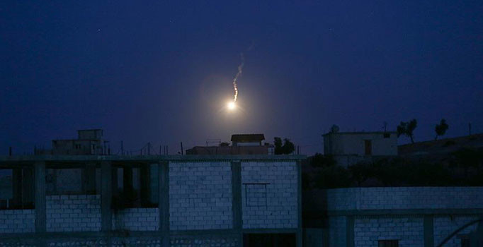 YPG'den Türk tanklarına roketli saldırı: 1 asker şehit oldu - Son dakika Cerablus haberleri