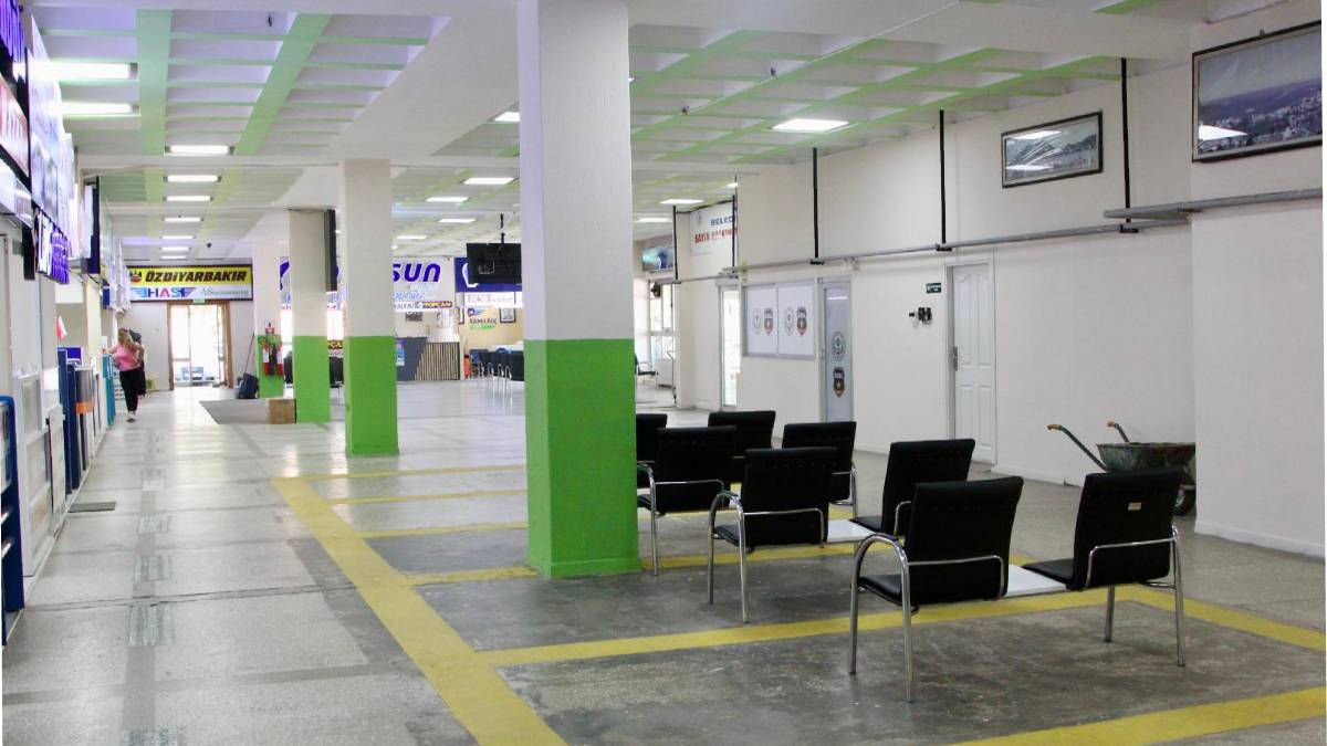 Otogarda bakım ve düzenleme çalışmaları yapılıyor