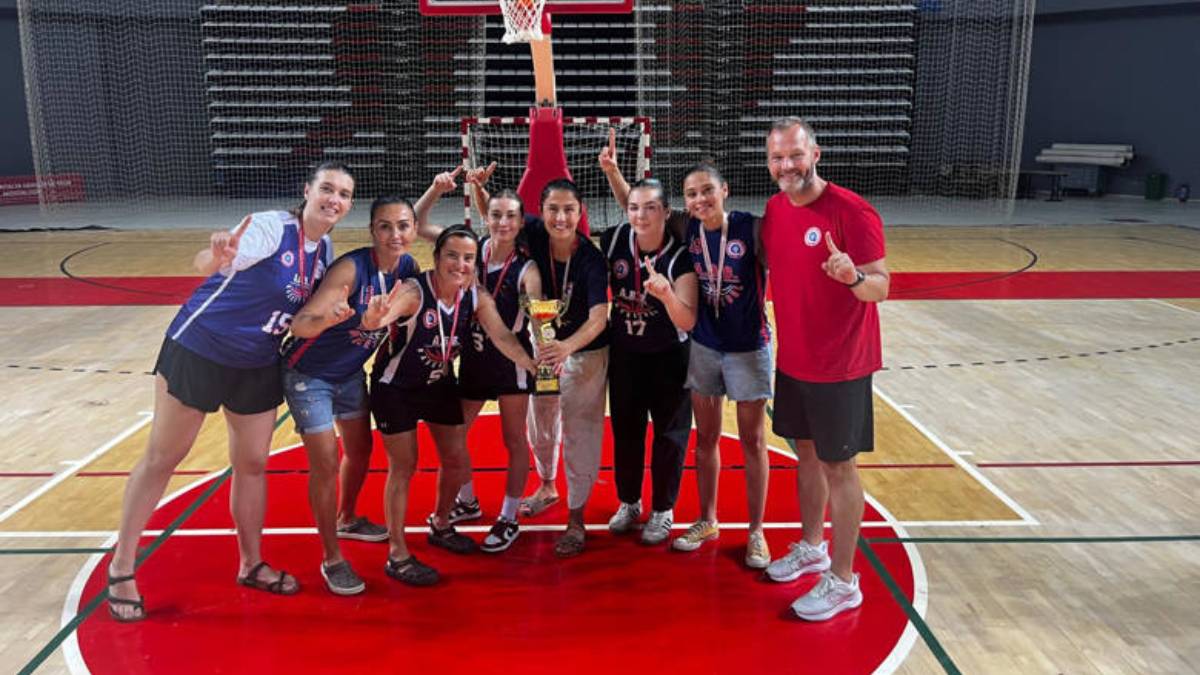 Büyükşehir Basketbol Yerel Ligi Büyük Kadınlar da şampiyon oldu