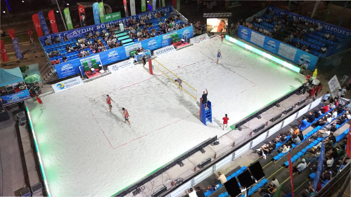 Plaj voleybonun kalbi Aydın Tekstil Park’ta atıyor