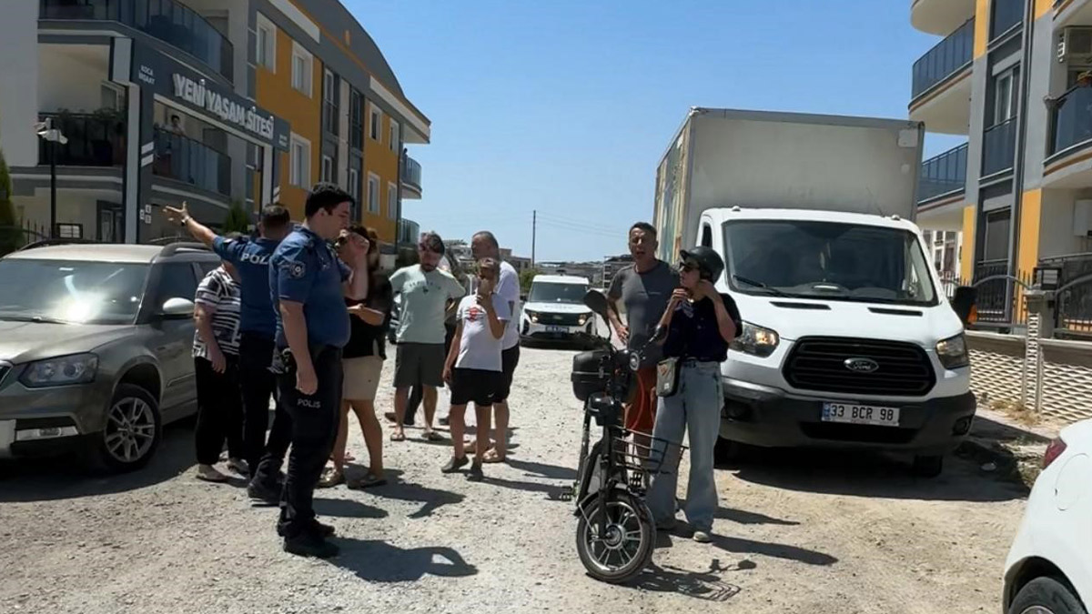 Habere gittiler, haber oldular: Gazeteciler polisin gözü önünde gasp edildi