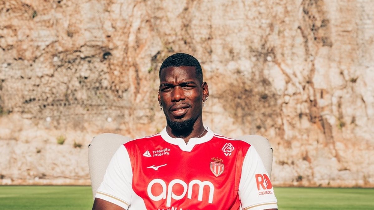 Paul Pogba sahalara geri döndü: İmza töreninde duygusal anlar