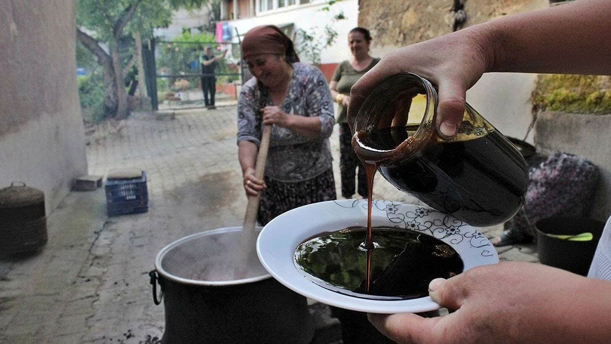 Anadolu'nun mucizesi: Doğal enerji kaynağı! Doğal beslenme akımının yeni yıldızı: Dut pekmezi