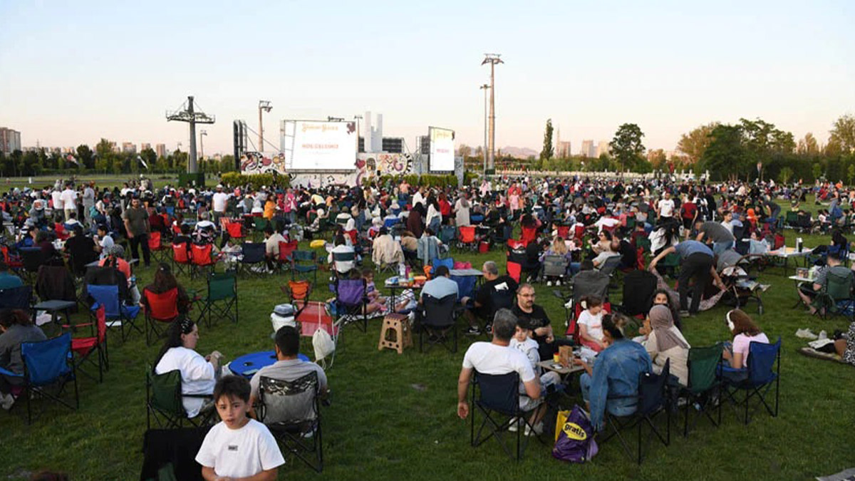 'Yıldızların Altında Yeşilçam Geceleri', Atatürk Orman Çiftliği'nde başladı