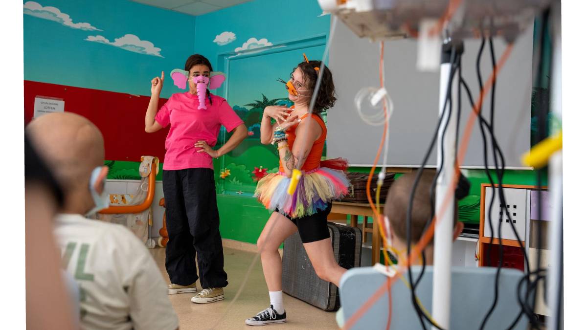 İzmir Şehir Tiyatroları’ndan onkoloji servisindeki miniklere anlamlı proje