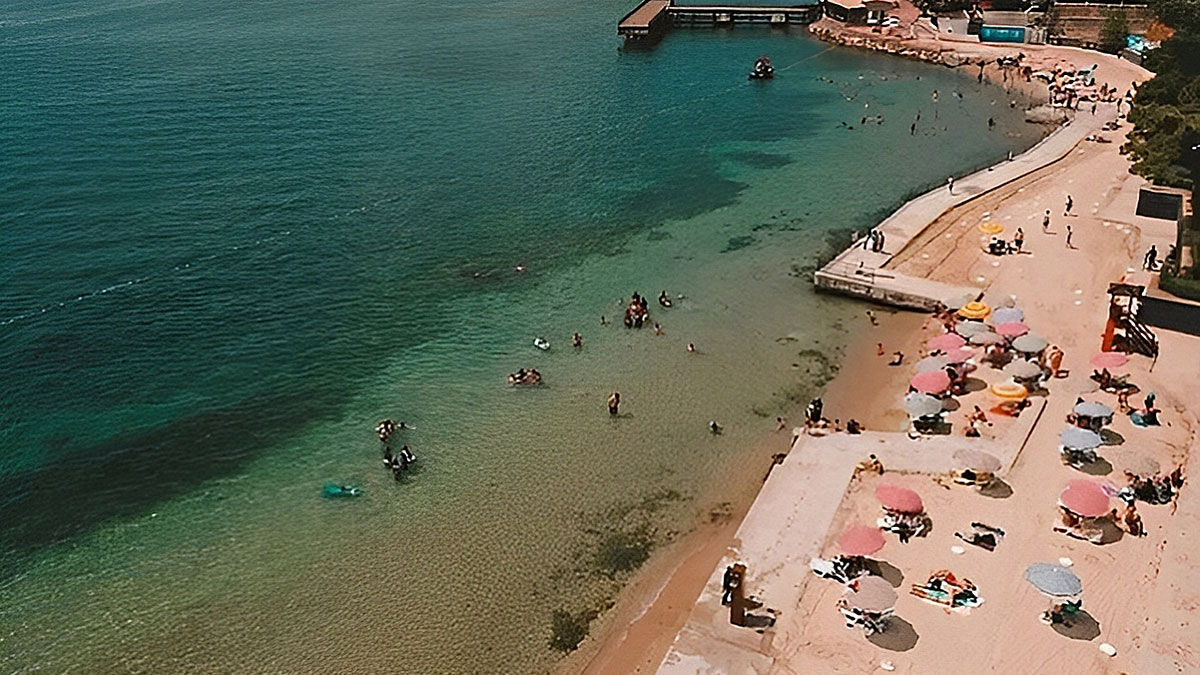 Belediyenin halka ücretsiz hizmet verdiği plaj, Bakanlık tarafından özelleştirildi! Tuzla'da halk plajına devlet el koydu