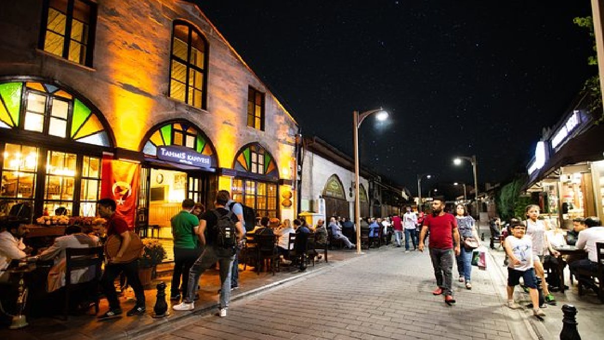 387 yıldır durmaksızın yapılıyor, her gelen mutlaka istiyor! Gaziantep’in en favorisi 80 TL’den satılıyor