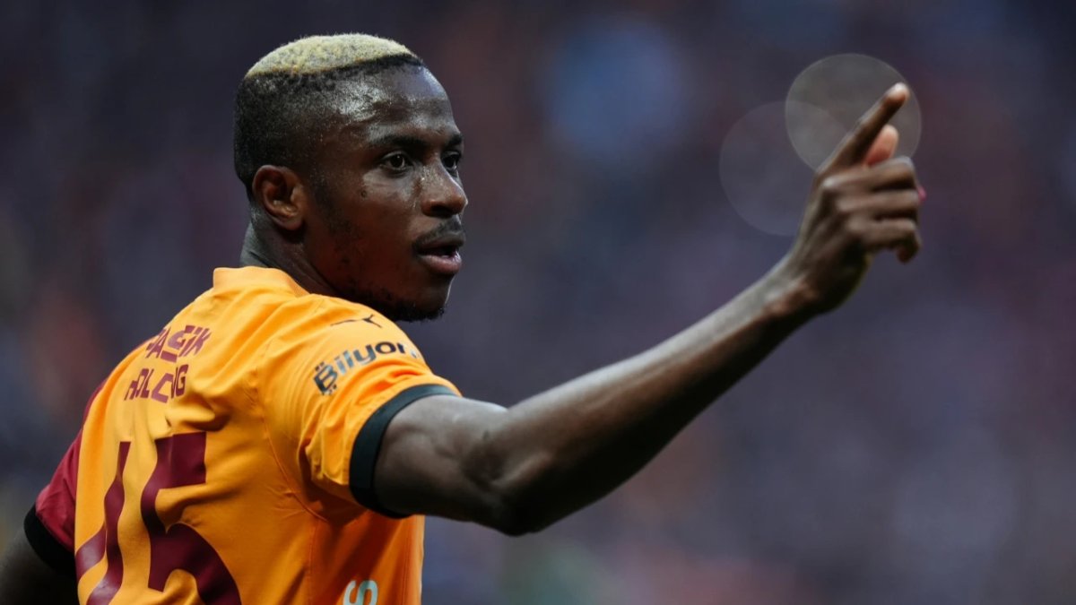 Victor Osimhen bombasını patlattılar! Nijeryalı golcünün yeni takımını canlı yayında açıkladılar