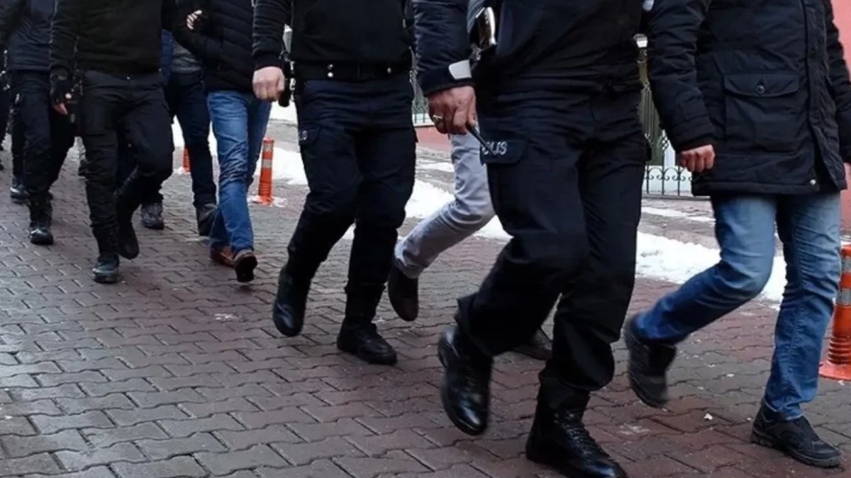 Yerlikaya duyurdu: 12 şehirde 12 suç örgütüne operasyon