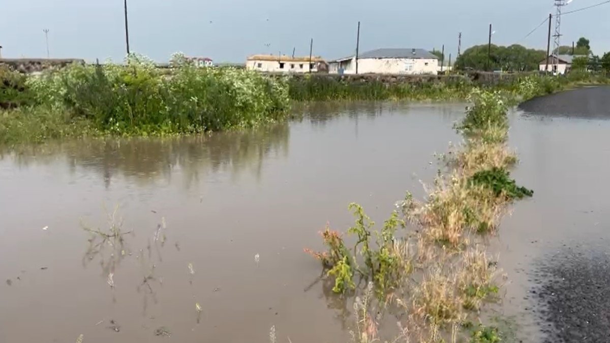 Haziran sonunda sel vurdu! O ilimizde sağanak büyük zarara neden oldu: Ahırlar, tarım arazileri, yem depoları...