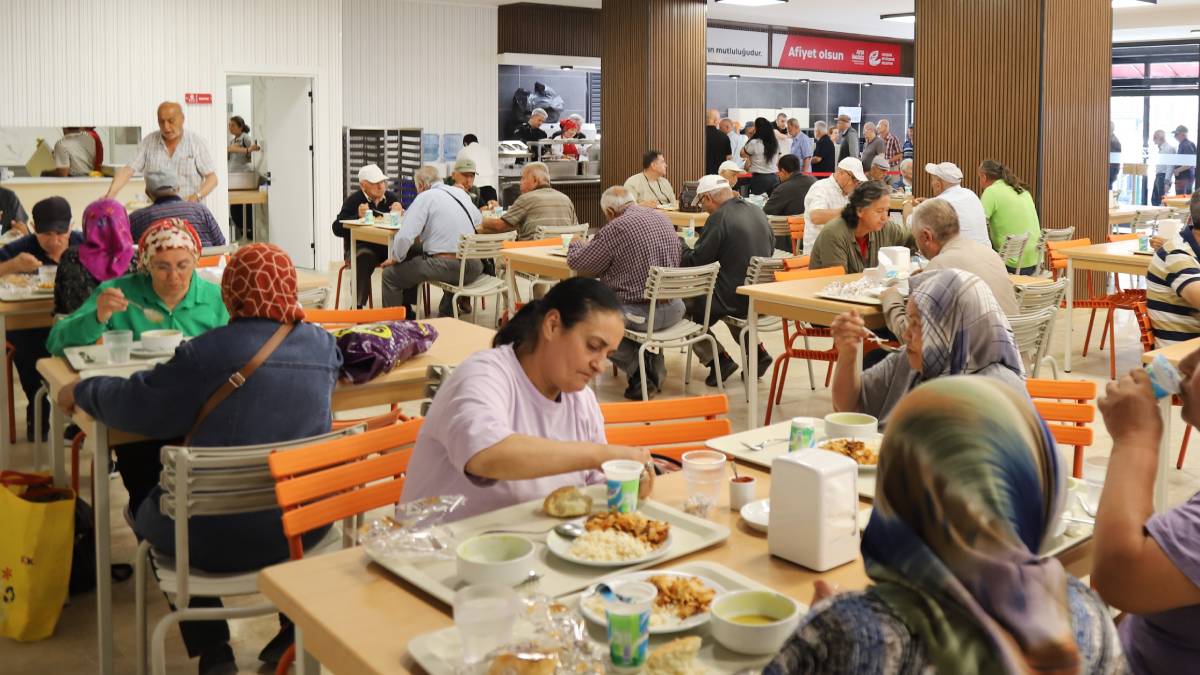 Kent Lokantası’nda da vatandaşın yüzü gülüyor