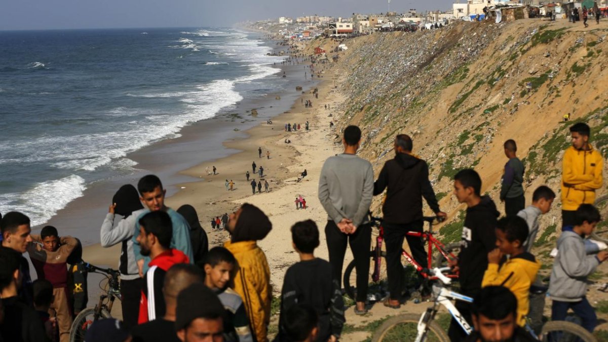 İsrail Gazze’de plajı vurdu: 21 ölü, 50 yaralı