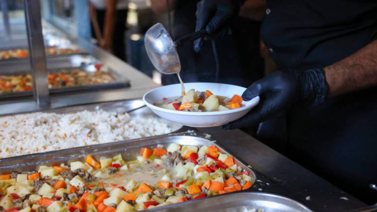 Antalya Büyükşehir Belediyesi Kent Lokantası hizmete girdi