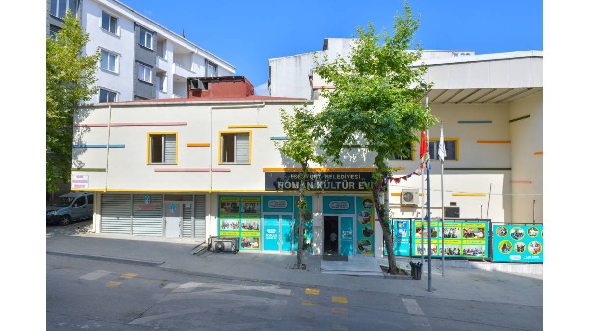 Esenyurt Belediyesi Roman Kültür Evi yenilendi, yeni kurslarla hizmete başladı