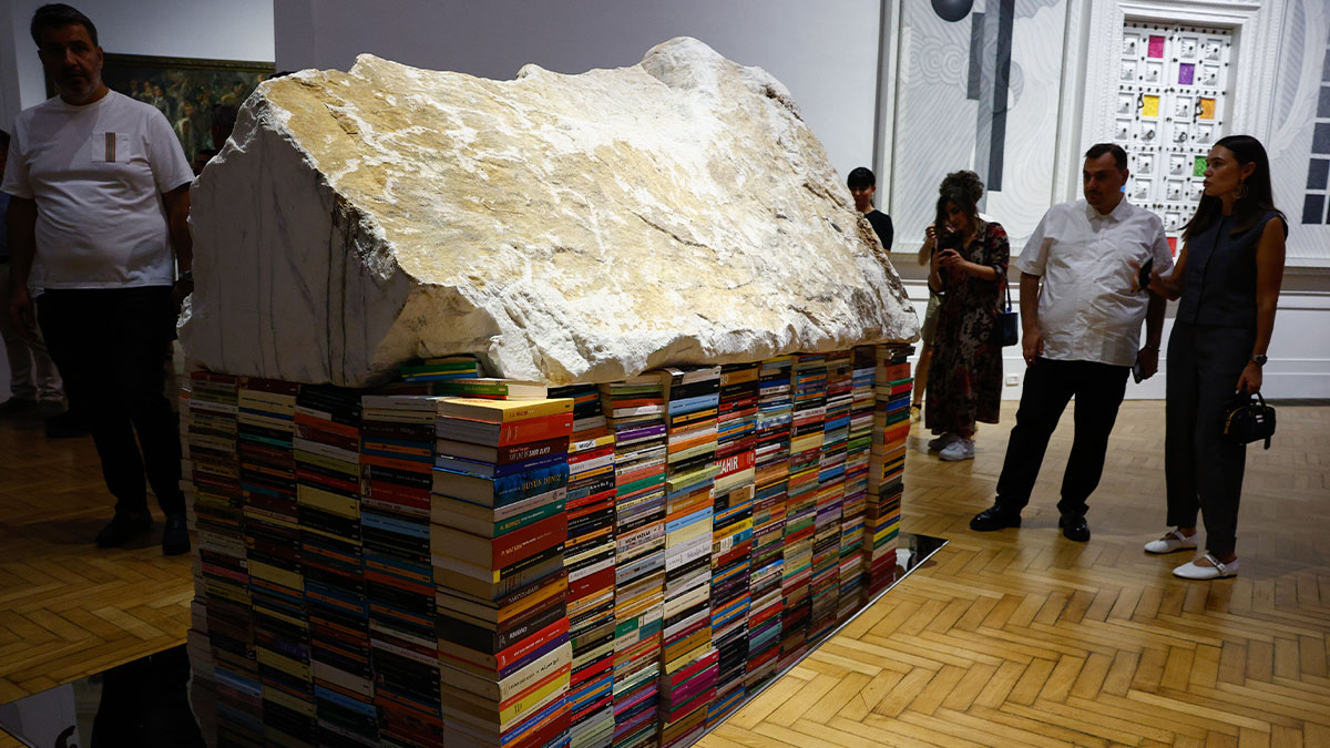 Ahmet Güneştekin’in “Yoktunuz” sergisi Roma’da ziyarete açıldı