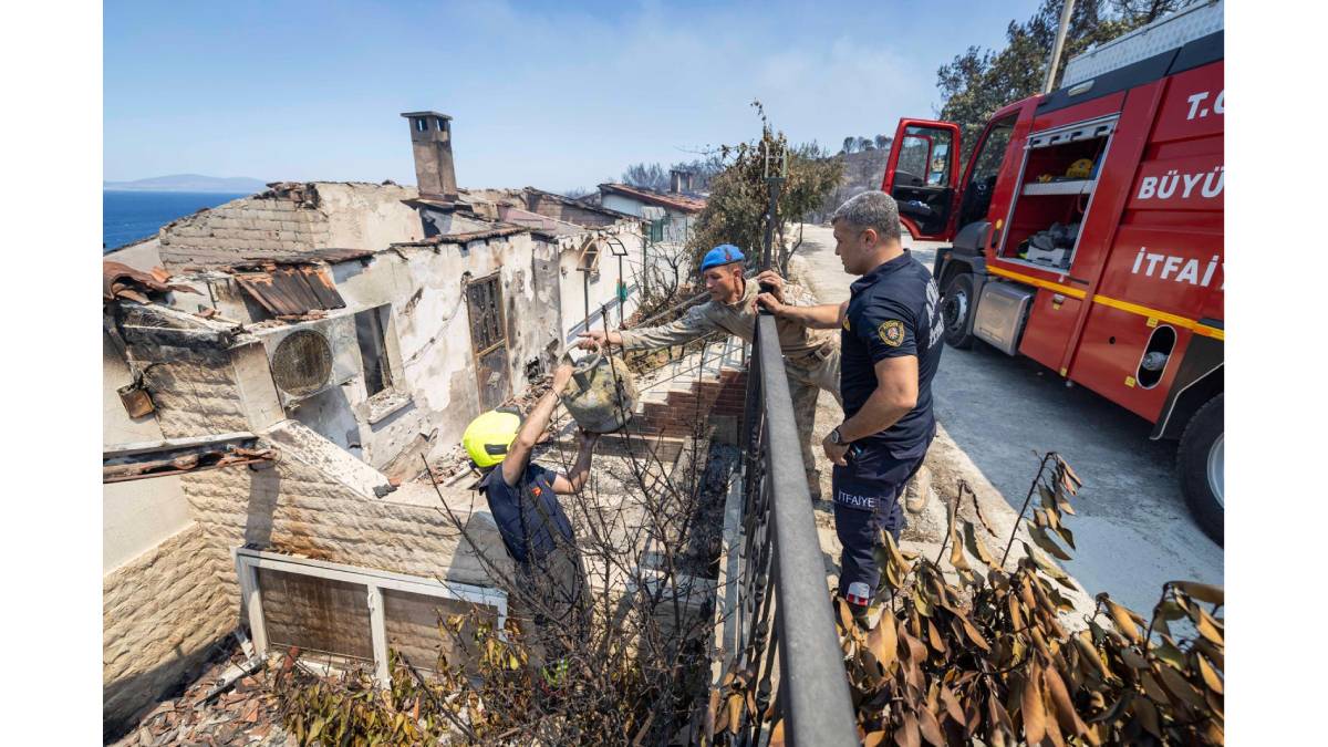 Son üç günde çıkan yangınlar yaklaşık 10 bin hektarlık alanı küle çevirdi